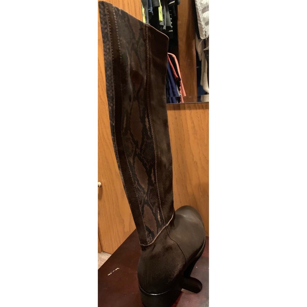 Boots - Picture 2 of 7